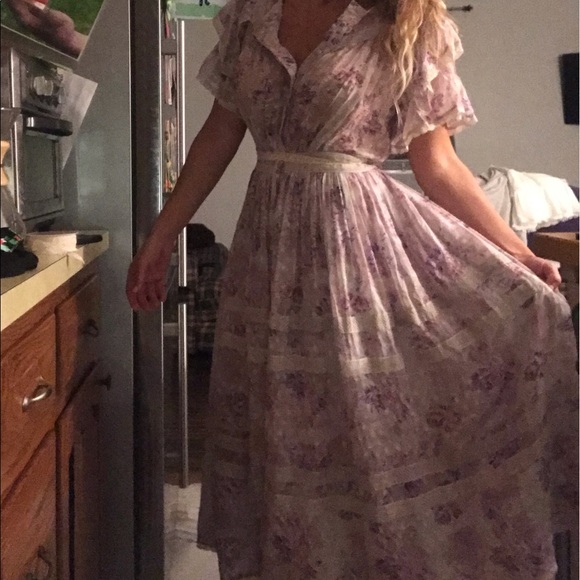 SOLD - Claribel Dress in Powder - Picture 6 of 6